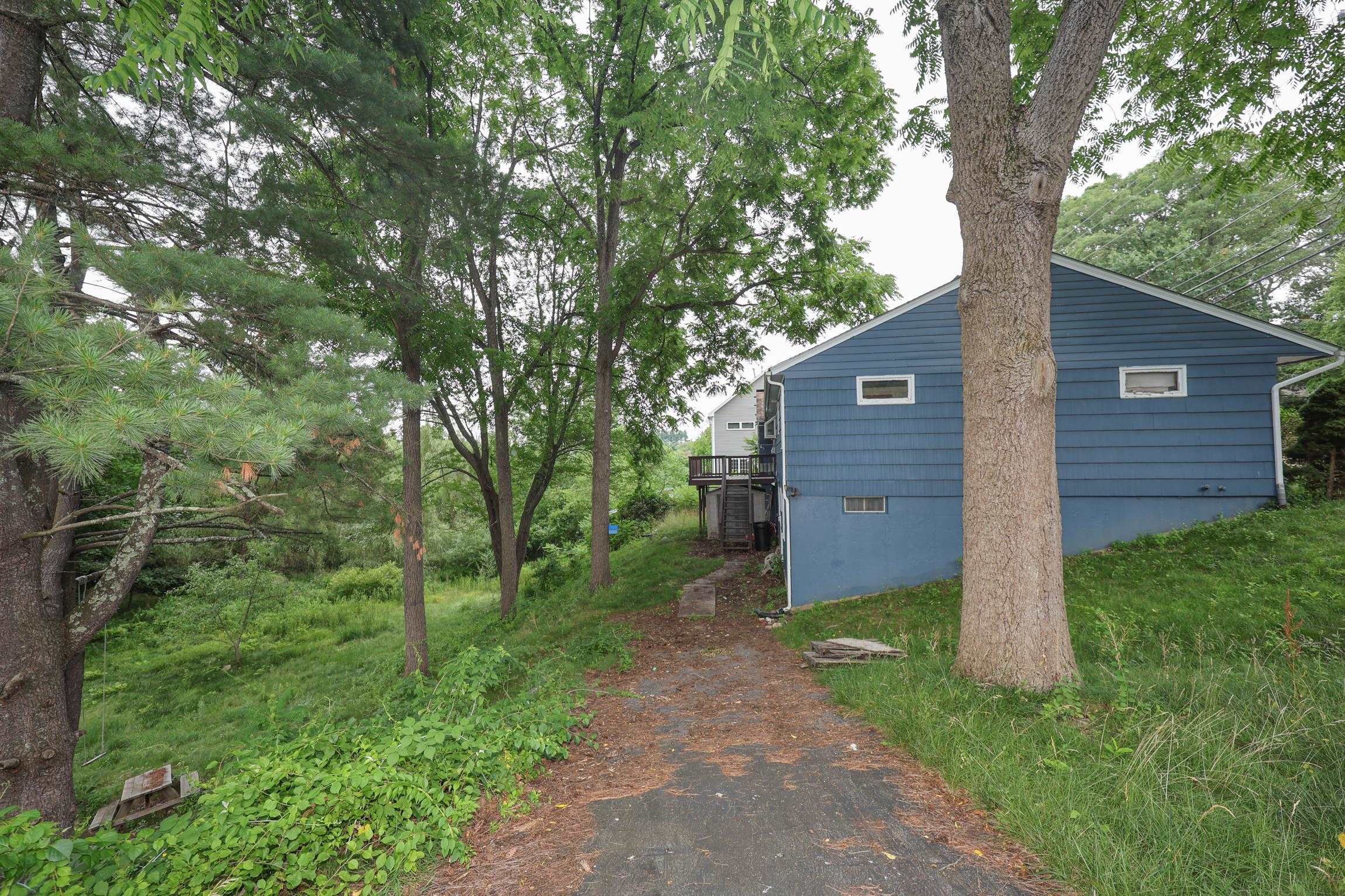 755 Mammoth Road Manchester, NH 03104 - Photo 27 of 28