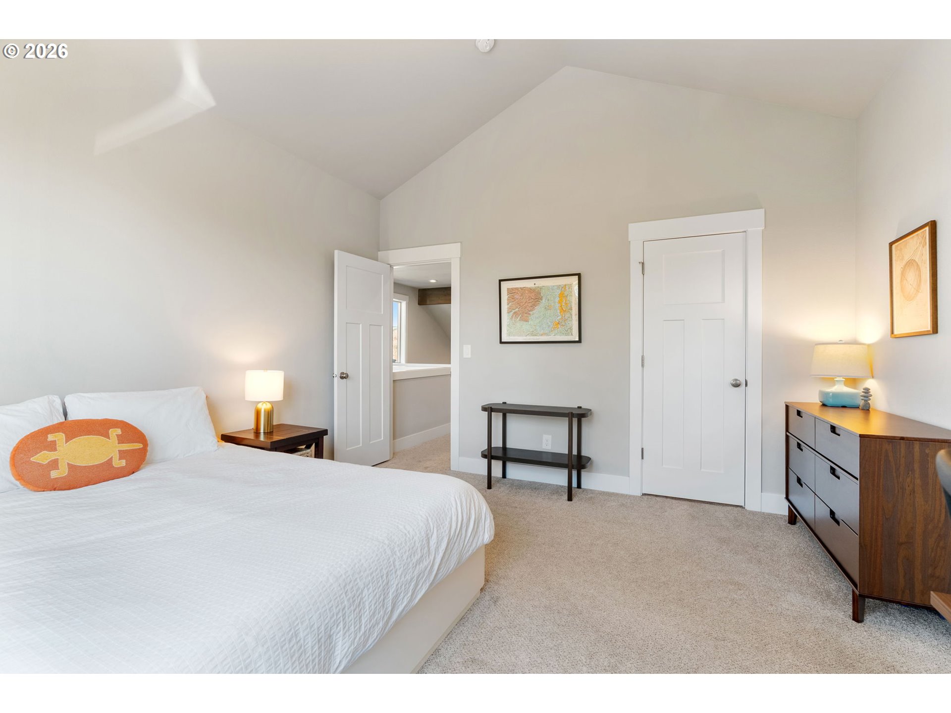 921 Goose Way Hood River, OR 97031 - Photo 29 of 44 a bedroom with a bed and a table
