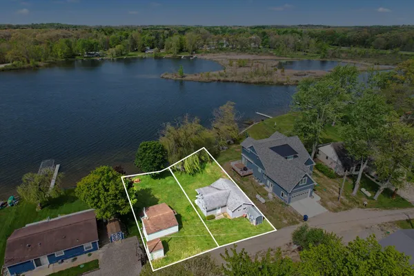 $299,000 | 3070 Lake Drive, Reading, MI 49274