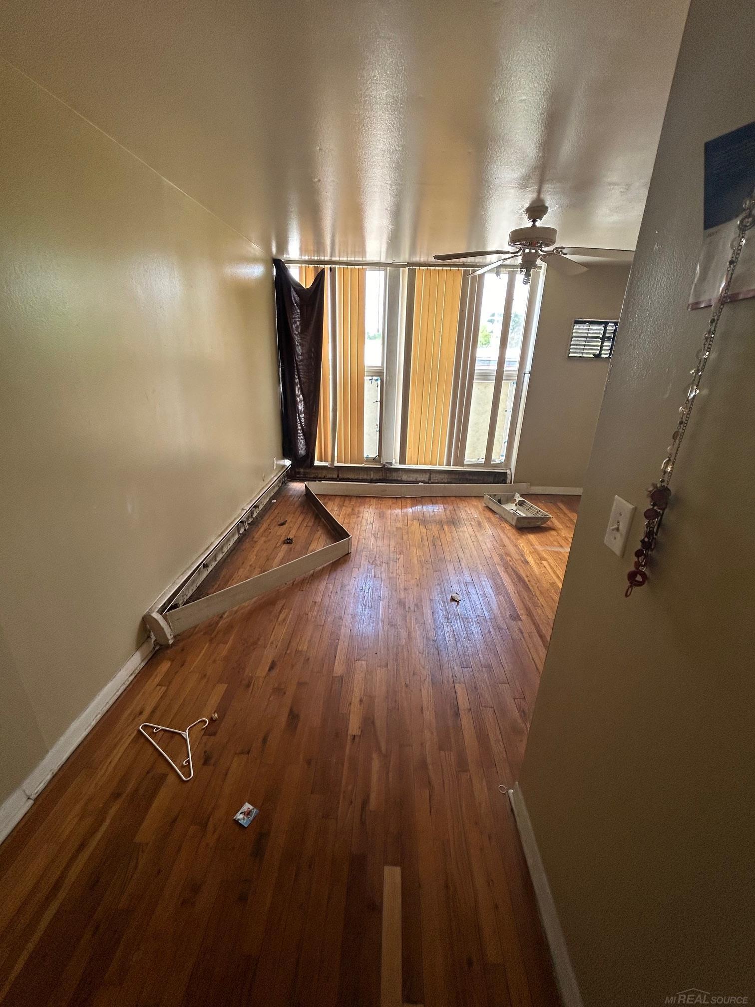 14610 Greenfield Road Detroit, MI 48227 - Photo 6 of 16 50175092-28bb3874-8c50-476e-b3bc-40f41f5be72f.JPG