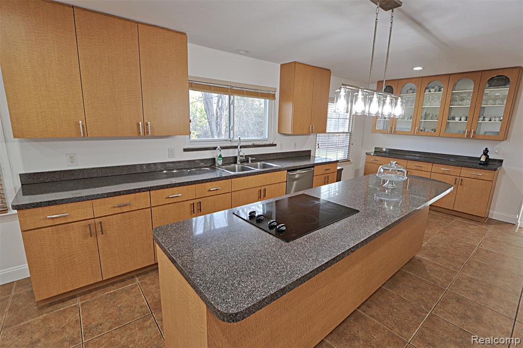 4739 Quarton Road Bloomfield Hills, MI 48301 - Photo 12 of 56