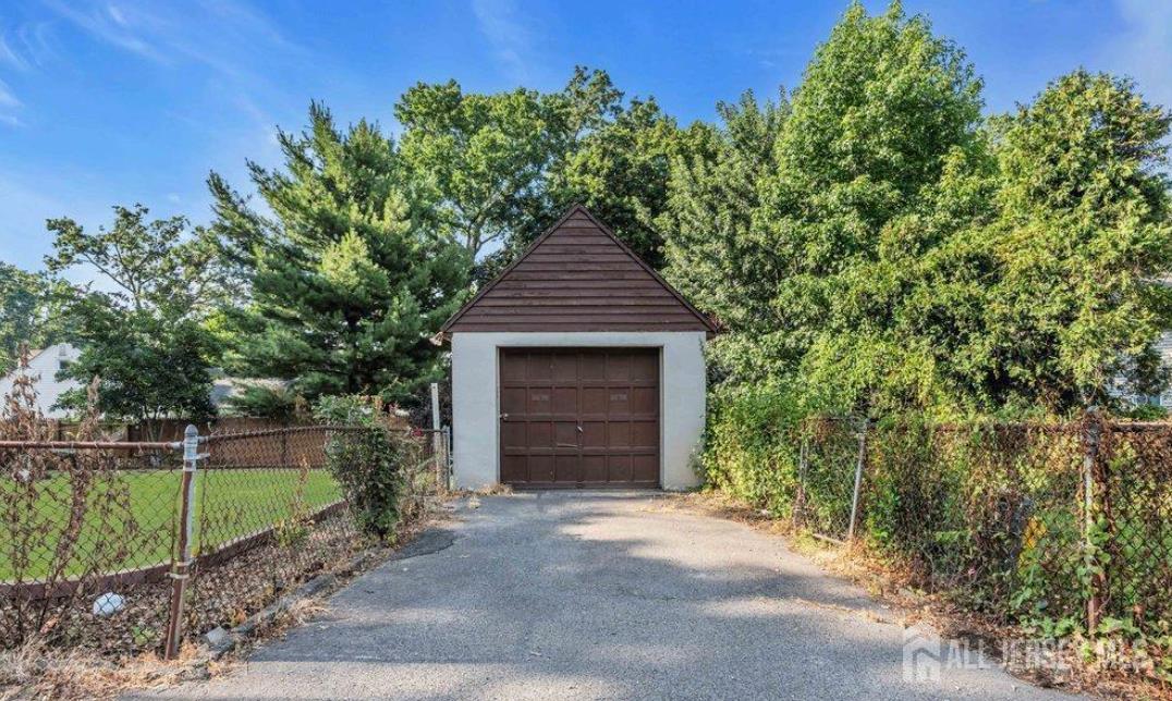 402 Ryders Lane East Brunswick, NJ 08816 - Photo 18 of 27