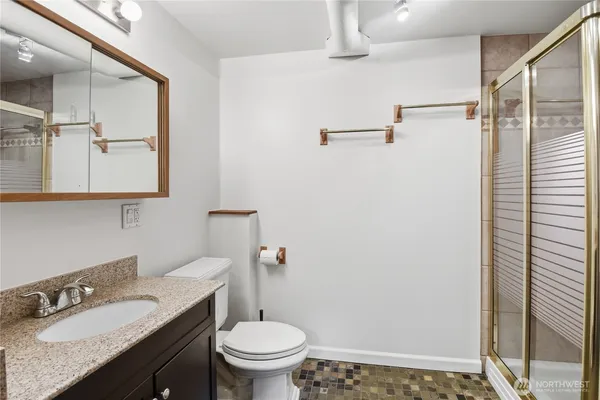 $3,800 | 16020 Lake Hills Boulevard, Bellevue, WA 98008