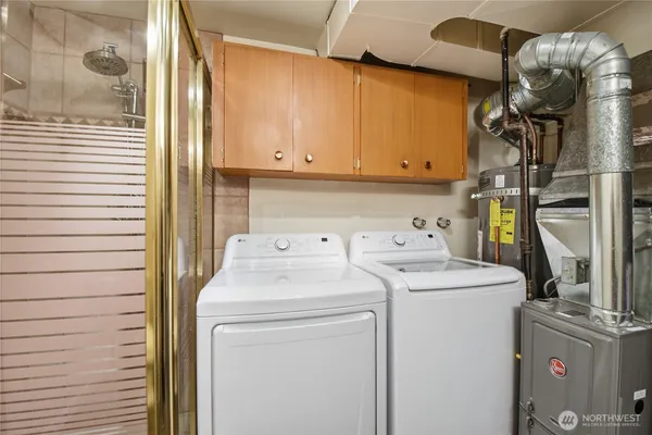 $3,800 | 16020 Lake Hills Boulevard, Bellevue, WA 98008