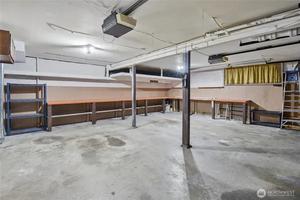 $3,800 | 16020 Lake Hills Boulevard, Bellevue, WA 98008