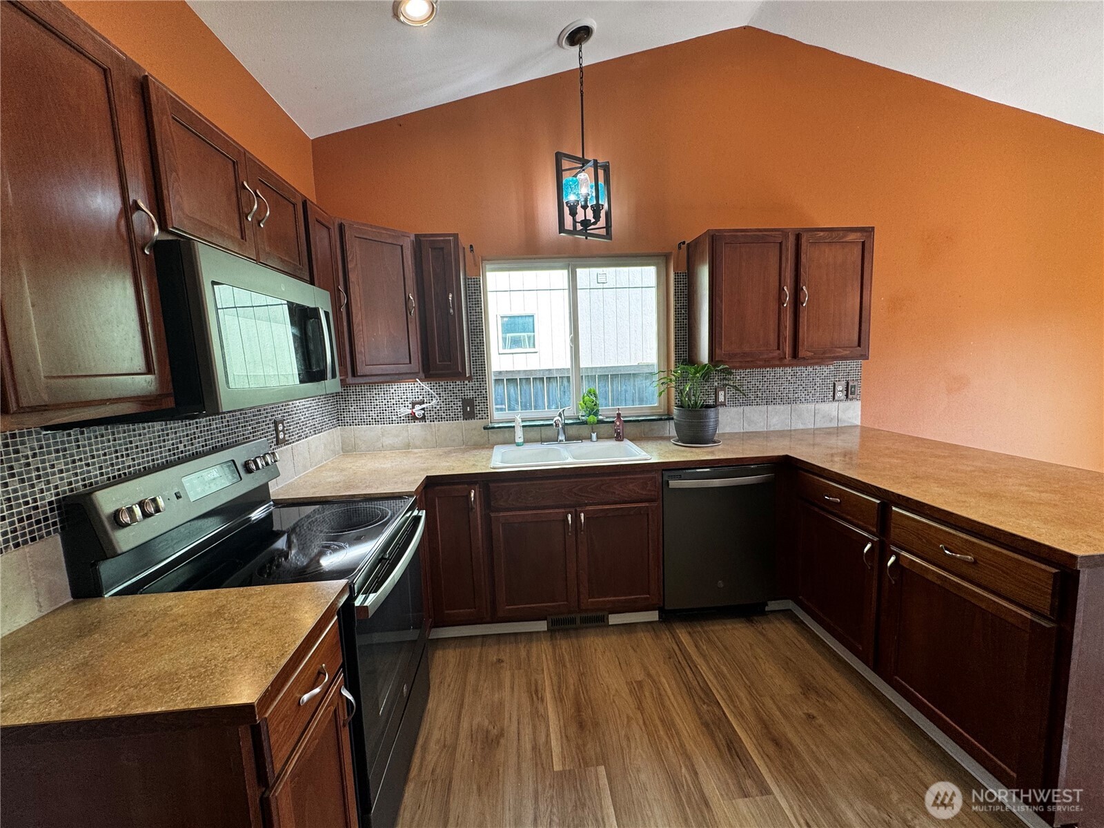 427 Stadium Loop Napavine, WA 98565 - Photo 4 of 38