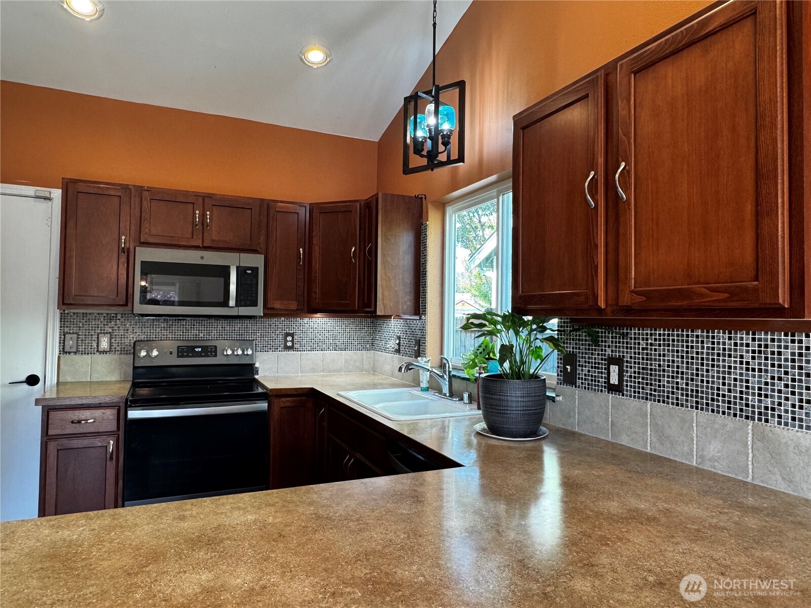 427 Stadium Loop Napavine, WA 98565 - Photo 9 of 38