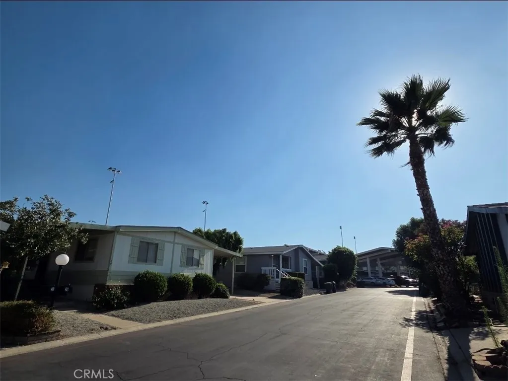 1550 Rimpau, Unit 20 Corona, CA 92881 - Photo 20 of 42