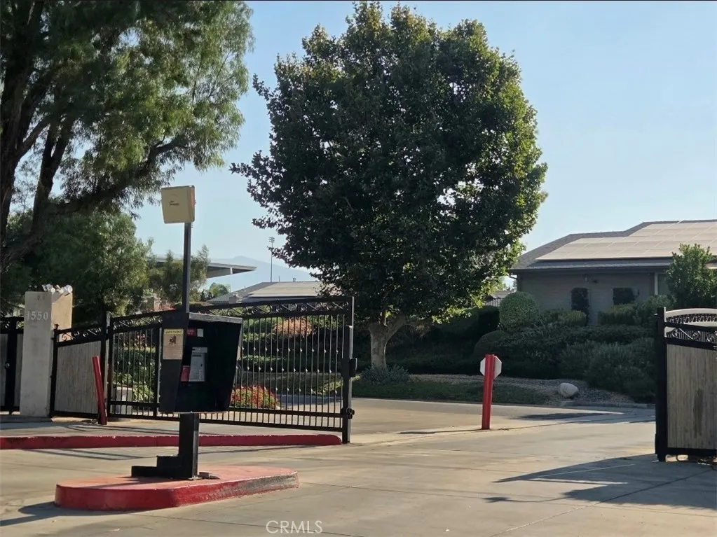 1550 Rimpau, Unit 20 Corona, CA 92881 - Photo 41 of 42