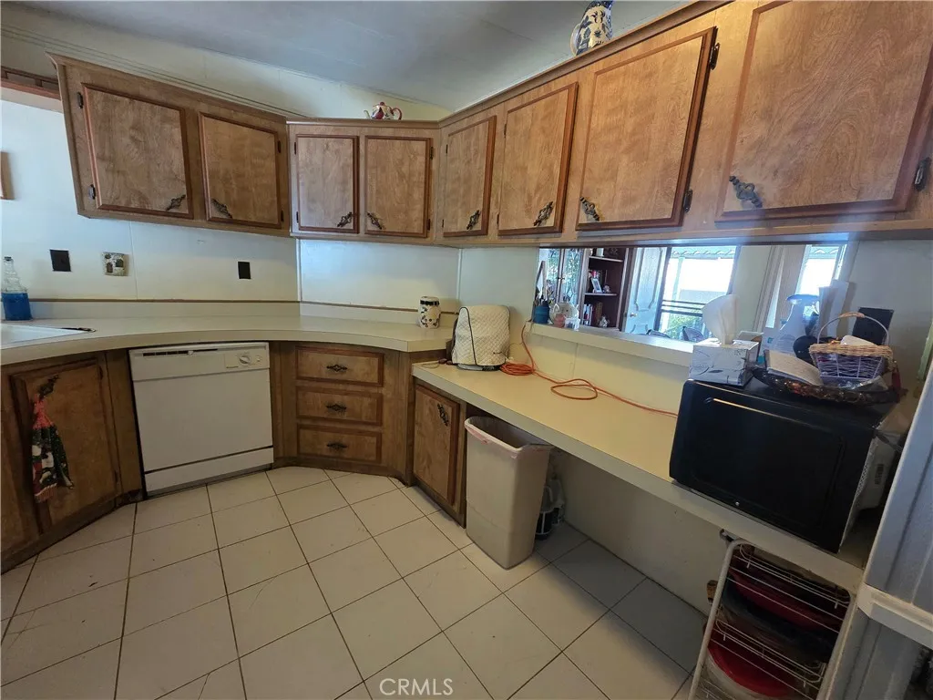 1550 Rimpau, Unit 20 Corona, CA 92881 - Photo 9 of 42