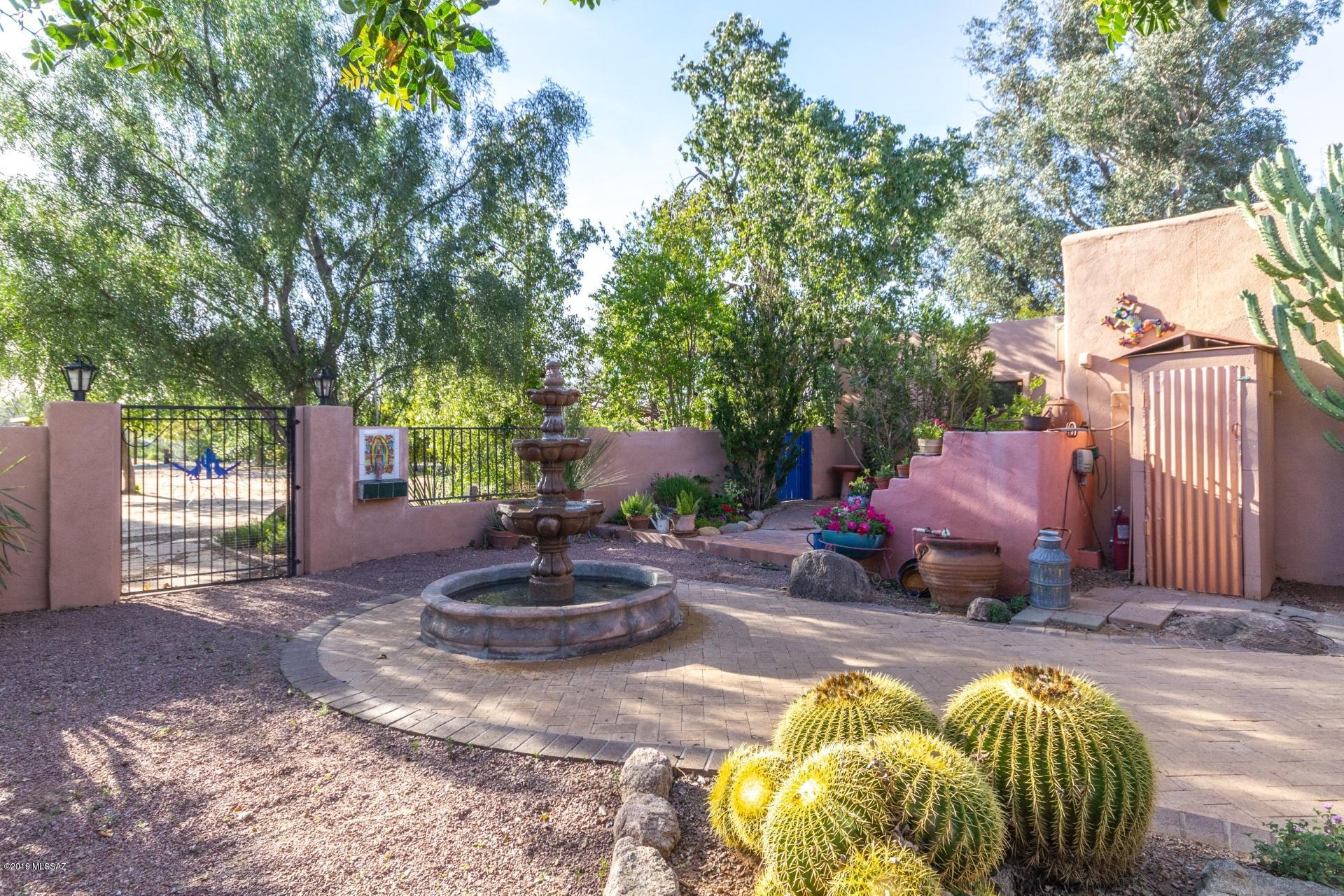 9350 North Shannon Road Tucson, AZ 85742 - Photo 2 of 37
