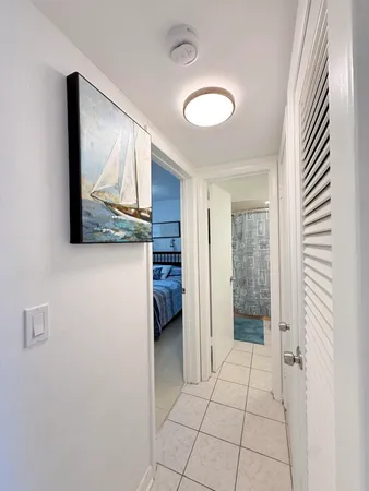 $2,000 | 470 Paradise Isle Boulevard, Unit 204, Hallandale Beach, FL 33009