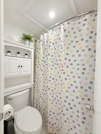 $2,000 | 470 Paradise Isle Boulevard, Unit 204, Hallandale Beach, FL 33009