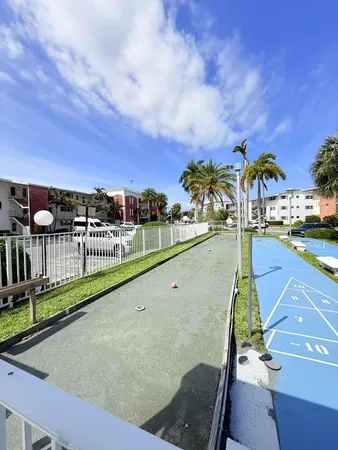 $2,000 | 470 Paradise Isle Boulevard, Unit 204, Hallandale Beach, FL 33009