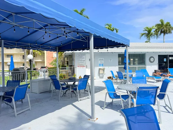 $2,000 | 470 Paradise Isle Boulevard, Unit 204, Hallandale Beach, FL 33009