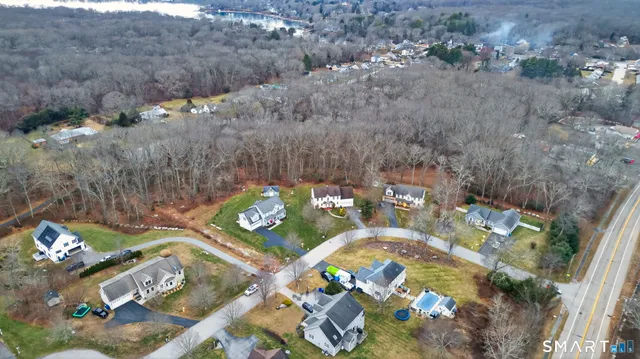 $160,000 | 9 Arrowhead Trail, Waterford, CT 06385