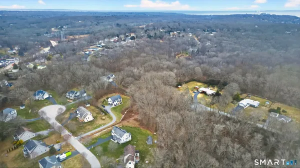 $150,000 | 9 Arrowhead Trail, Waterford, CT 06385