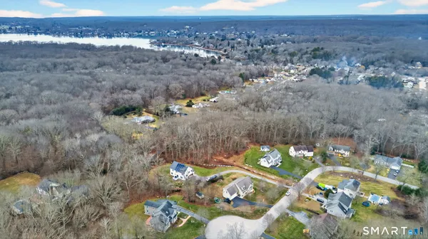 $150,000 | 9 Arrowhead Trail, Waterford, CT 06385