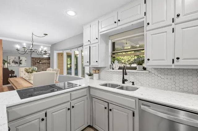 $419,997 | 2908 Steve Drive, Hurst, TX 76054