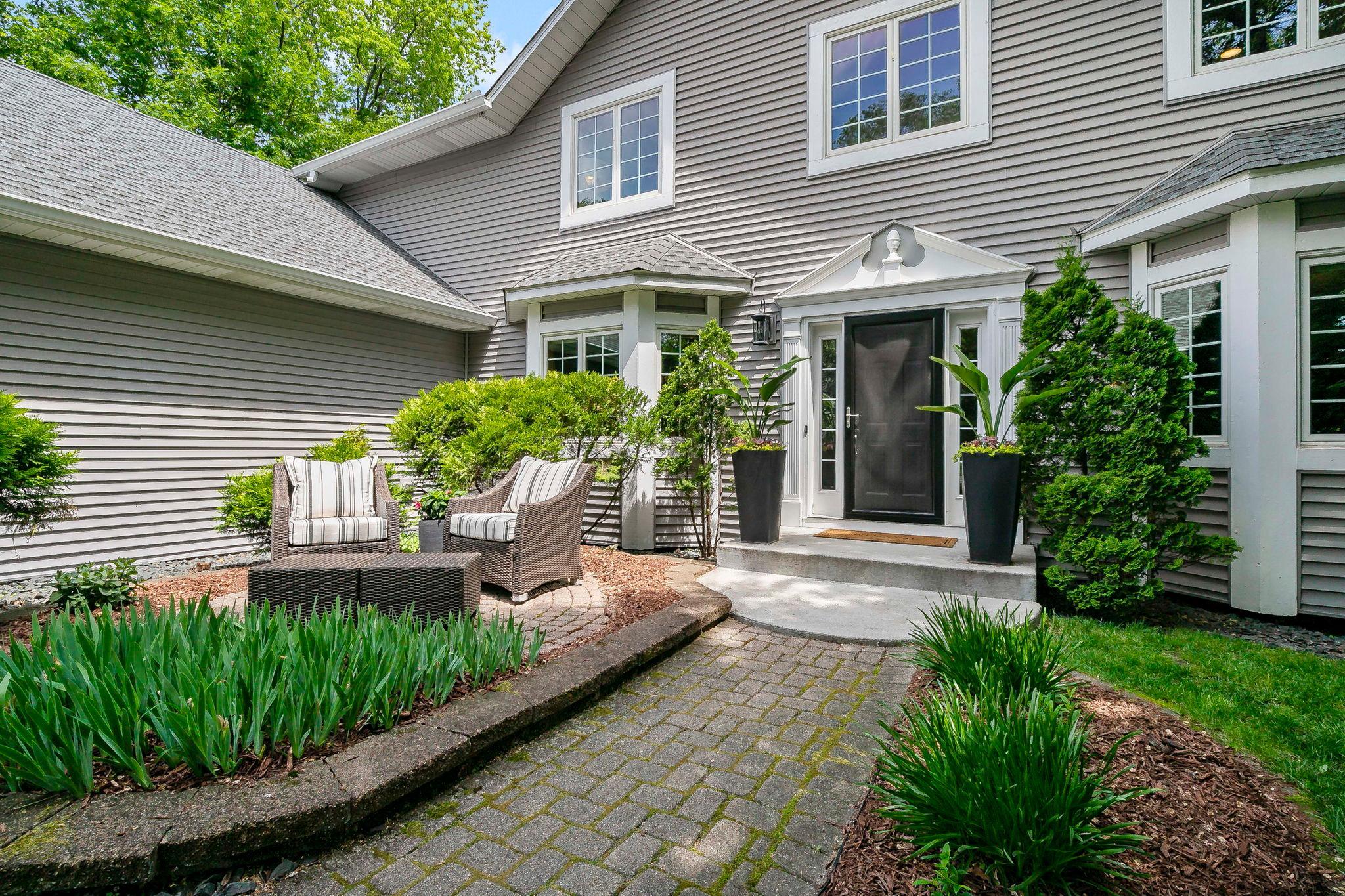 8879 Sylvan Ridge Eden Prairie, MN 55347 - Photo 3 of 49