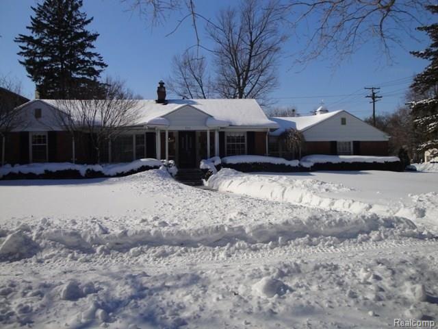 553 Rivard Boulevard Grosse Pointe, MI 48230 - Photo 1 of 16 553 Rivard