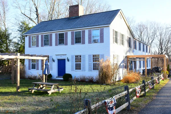 $3,200 | 139 Main Street, Sheffield, MA 01257