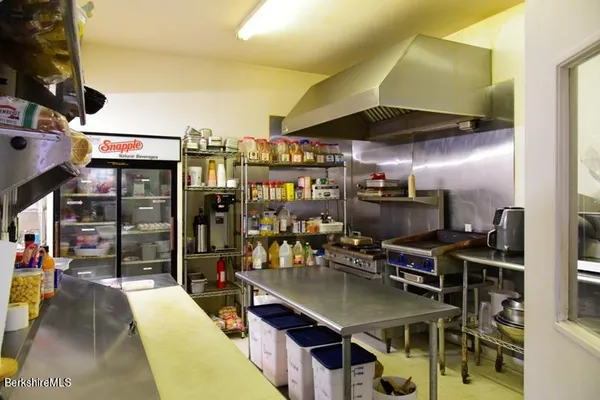 $3,200 | 139 Main Street, Sheffield, MA 01257