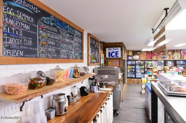 $3,200 | 139 Main Street, Sheffield, MA 01257