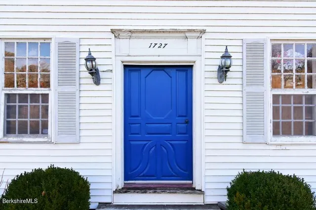 $3,200 | 139 Main Street, Sheffield, MA 01257