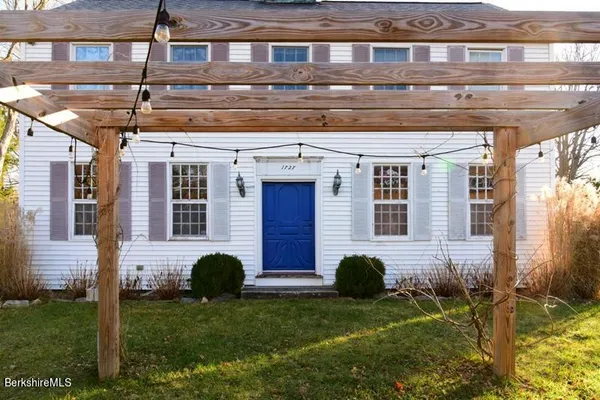 $3,200 | 139 Main Street, Sheffield, MA 01257