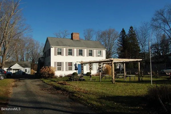 $3,200 | 139 Main Street, Sheffield, MA 01257