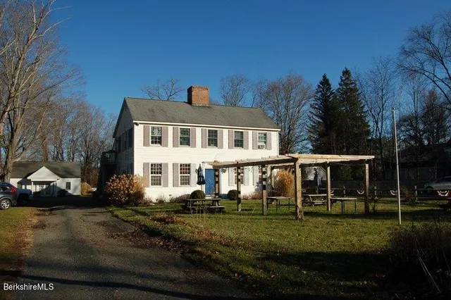 $3,200 | 139 Main Street, Sheffield, MA 01257