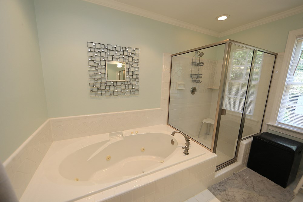 9101 Tealby Place Raleigh, NC 27615 - Photo 20 of 30 Bathroom