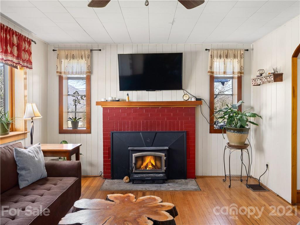 145 Powell Road Clyde, NC 28721 - Photo 3 of 43