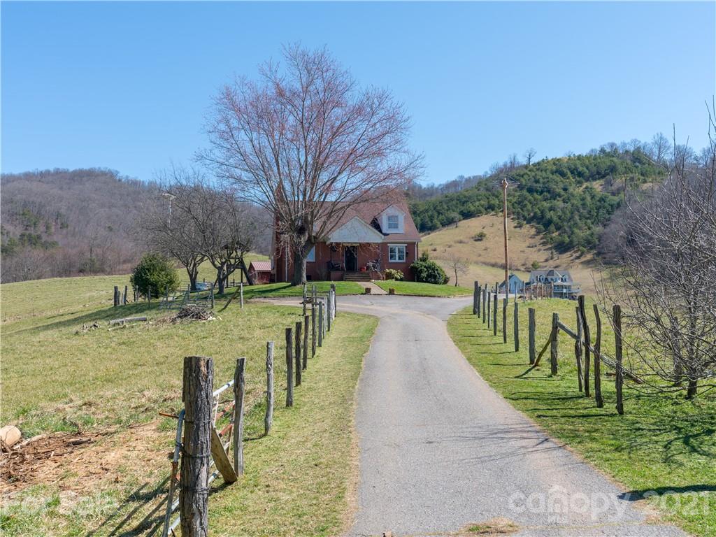 145 Powell Road Clyde, NC 28721 - Photo 23 of 43