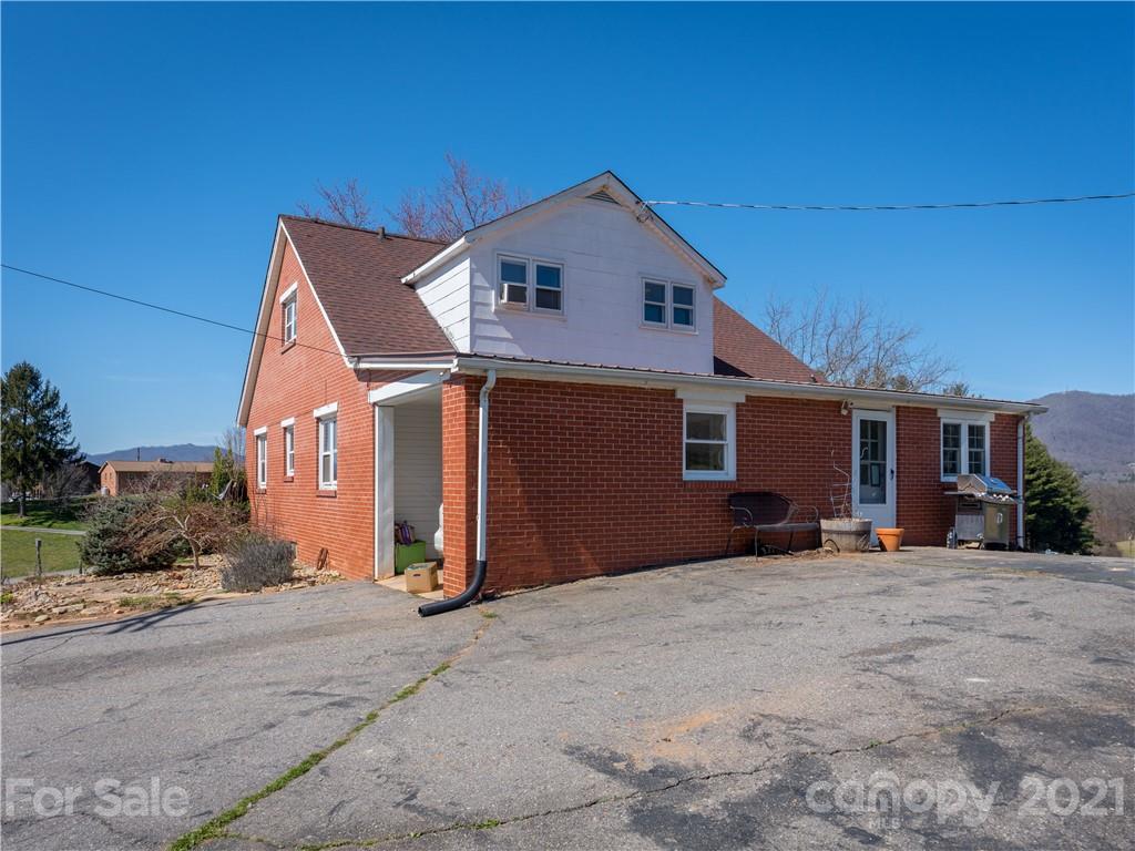 145 Powell Road Clyde, NC 28721 - Photo 31 of 43