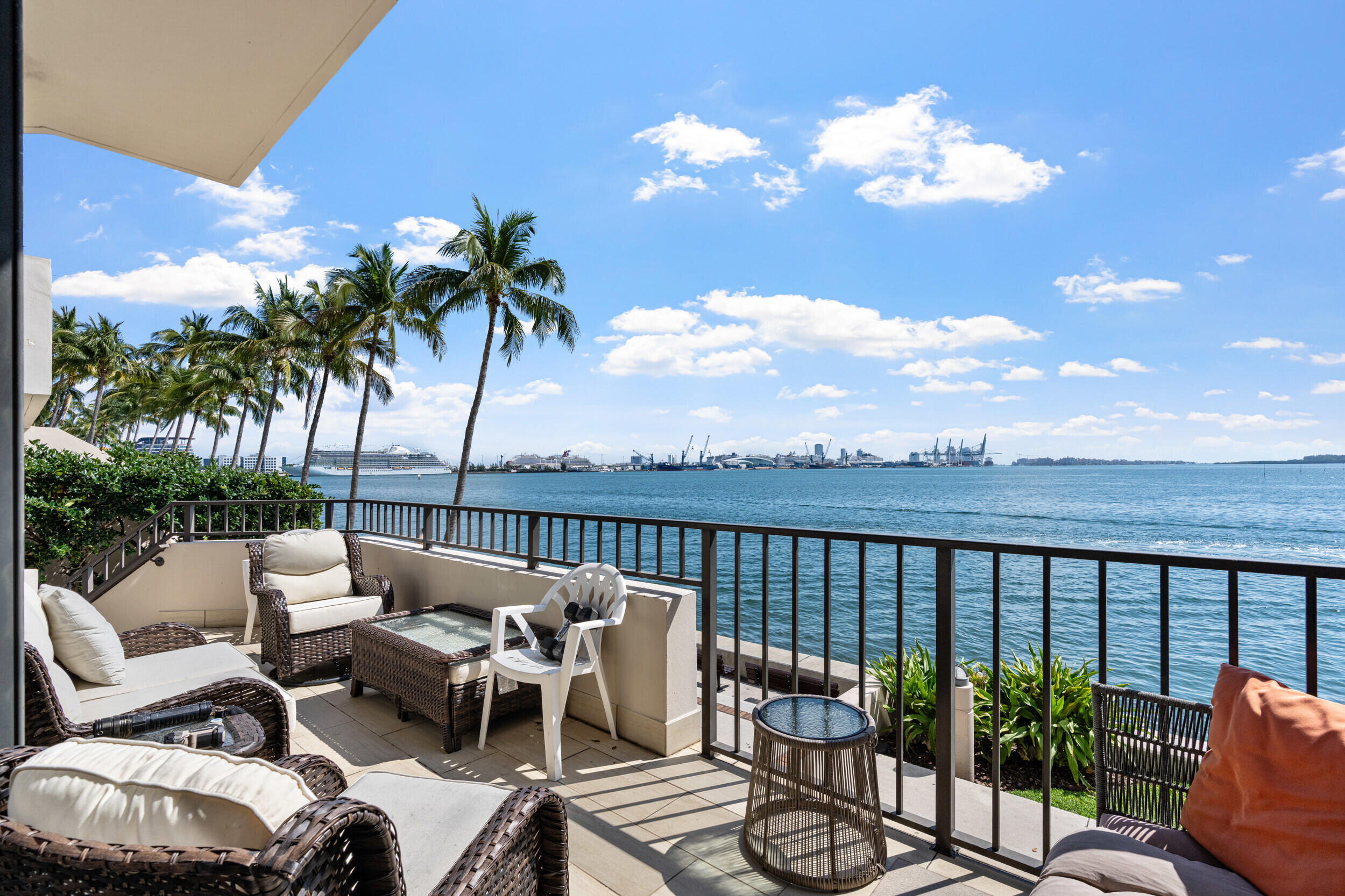520 Brickell Key Drive, Unit A200 Miami, FL 33131 - Photo 3 of 46 01