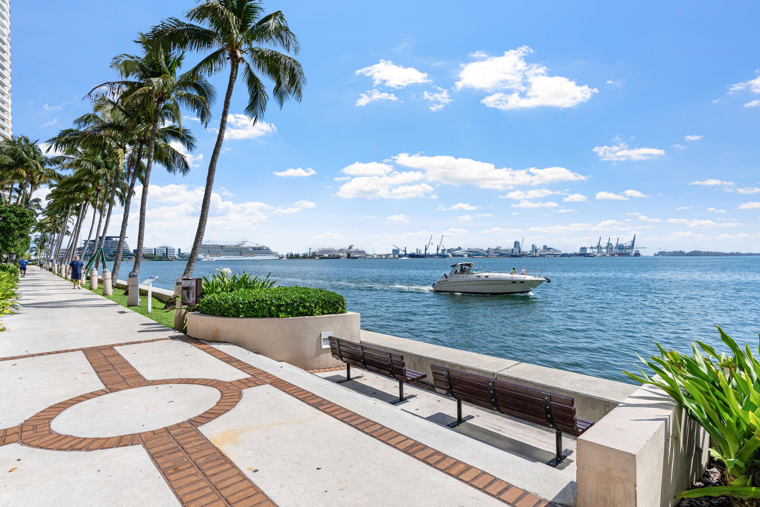 520 Brickell Key Drive, Unit A200 Miami, FL 33131 - Photo 34 of 46 35