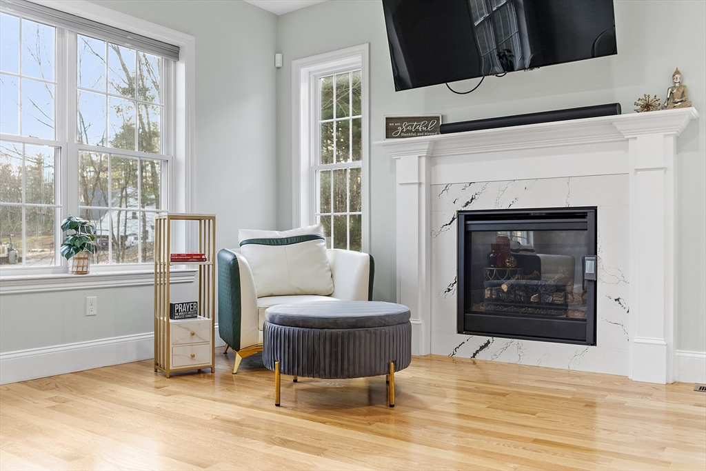 27 Spring Road Westborough, MA 01581 - Photo 11 of 41