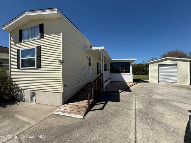 a house view with a outdoor space