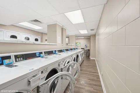 $285,000 | 1636 North Wells Street, Unit 1709, Chicago, IL 60614