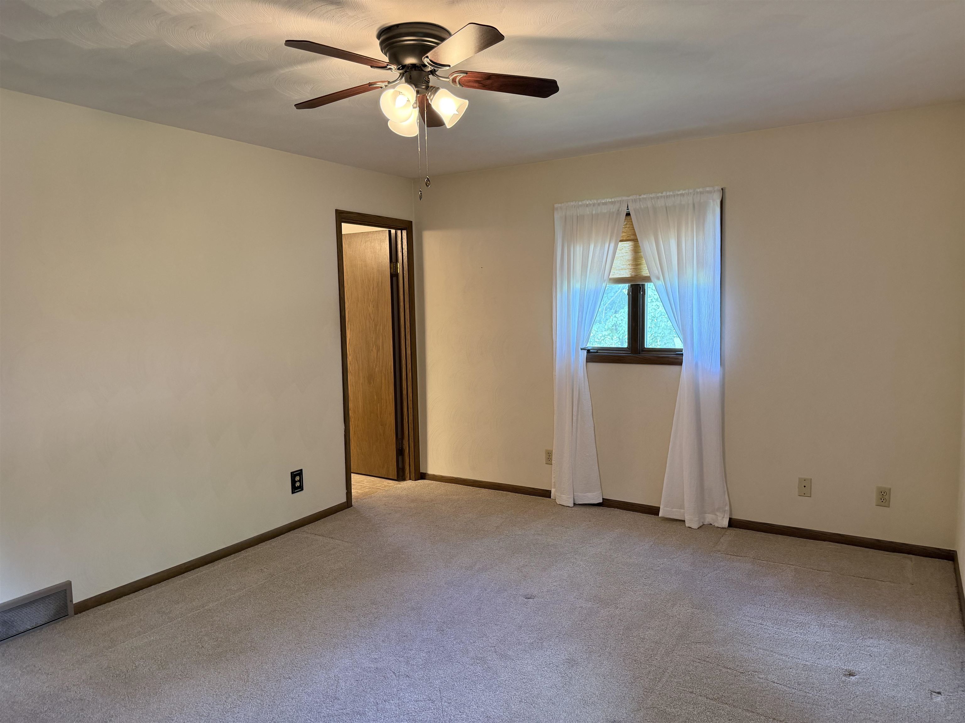 1107 West State Street Marshfield, WI 54449 - Photo 9 of 36