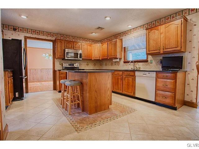 399 Winter Springs Road Nazareth, PA 18064 - Photo 3 of 25 Gallery Image 3