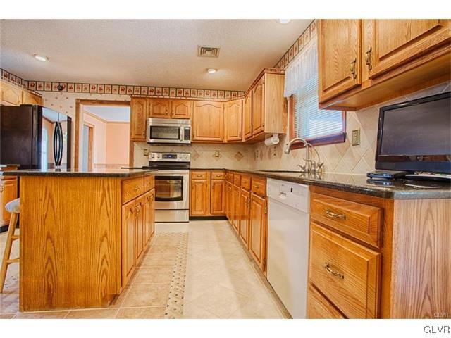 399 Winter Springs Road Nazareth, PA 18064 - Photo 4 of 25 Gallery Image 4