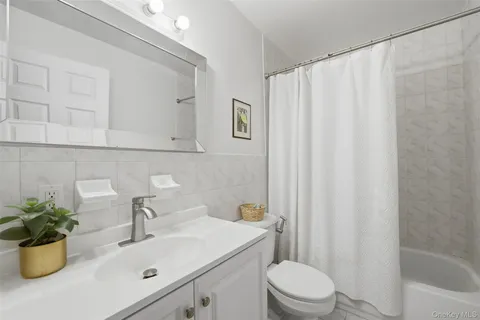 $1,400,000 | 235 Bronx River Road, Yonkers, NY 10704