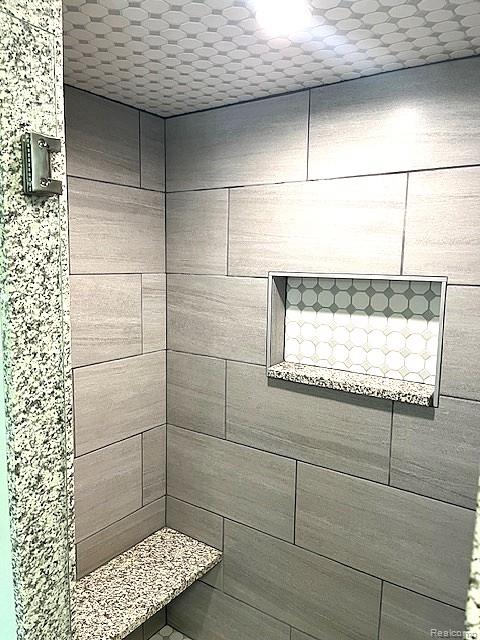 20285 29 Mile Road Ray, MI 48096 - Photo 14 of 25 29 Mile Shower 2.jpg
