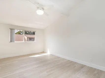 $349,000 | 211 Maplecrest Circle, Jupiter, FL 33458