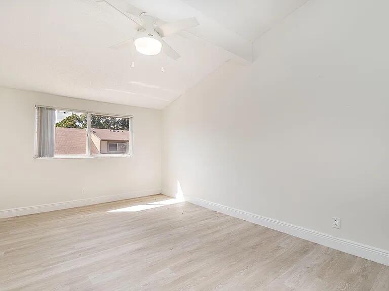 211 Maplecrest Circle Jupiter, FL 33458 - Photo 15 of 21 211 Maplecrest Up Bed