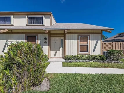 $349,000 | 211 Maplecrest Circle, Jupiter, FL 33458