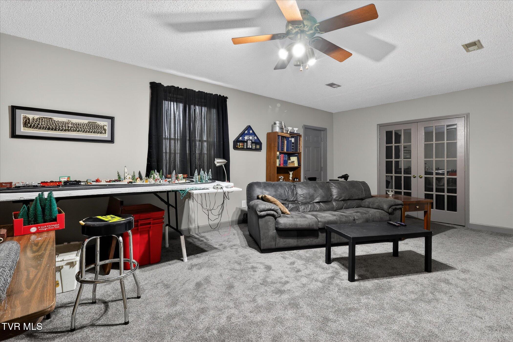 300 Poplar Grove Road Kingsport, TN 37664 - Photo 22 of 34 23-300-Poplar-Grove-Rd-Windowstill
